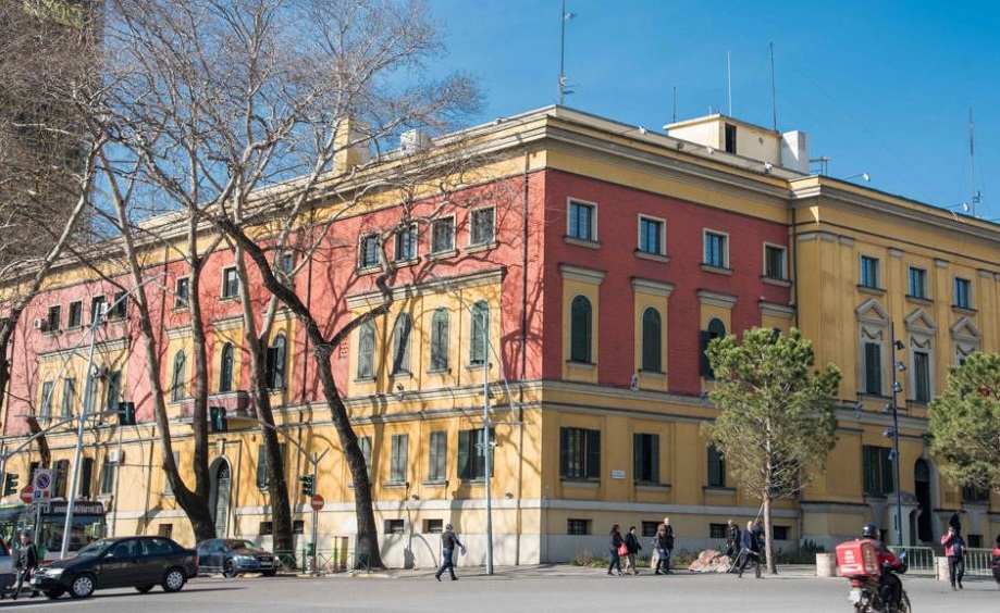 Si do rishperndahet buxheti, institucionet qe u hiqen dhe ato qe u shtohen fondet